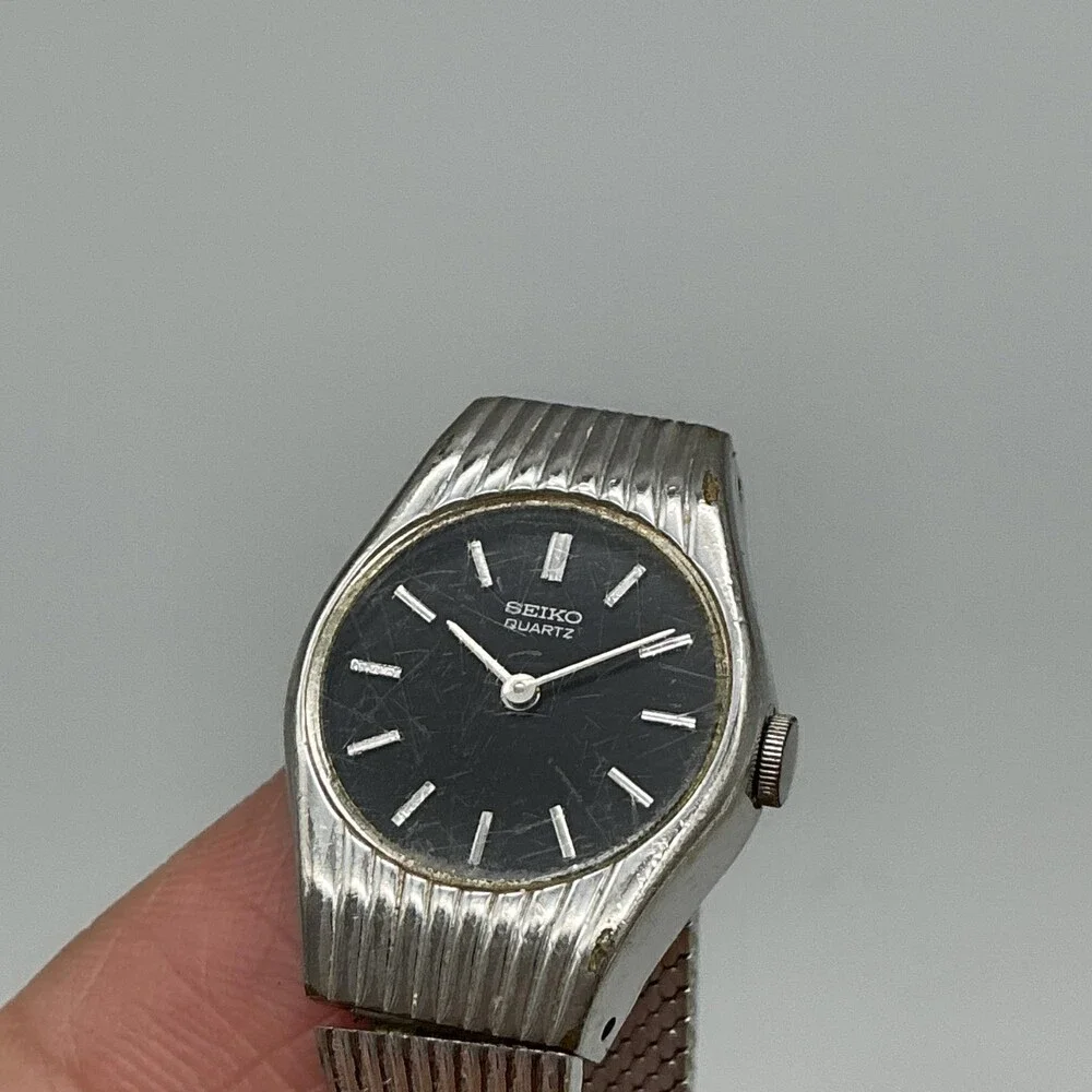 Vintage Seiko Womens Watch 18mm Black Dial Silver Tone 16-0219 New Battery 6.25